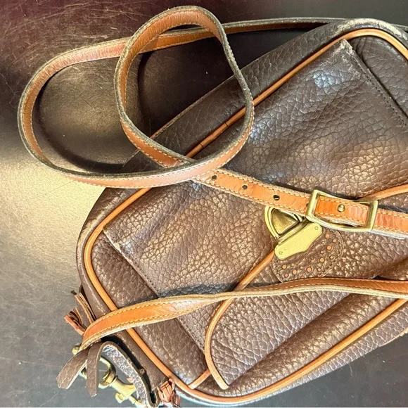 Classic Black Leather Crossbody Bag - Picture 9 of 9